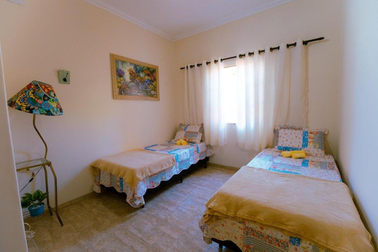 4 quartos , muito espaçosa , Wi-fi 250 mega , 12 mim do parque Andradina Exterior foto
