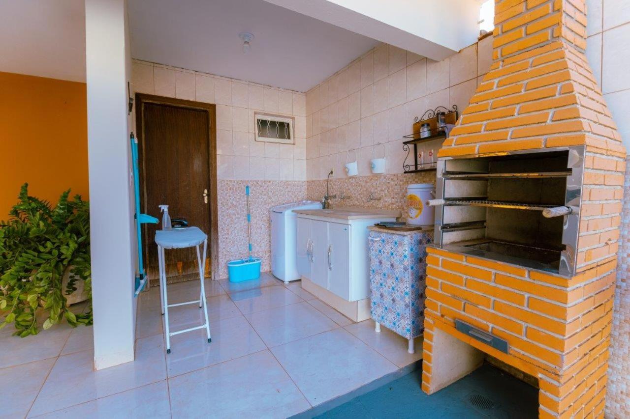 4 quartos , muito espaçosa , Wi-fi 250 mega , 12 mim do parque Andradina Exterior foto