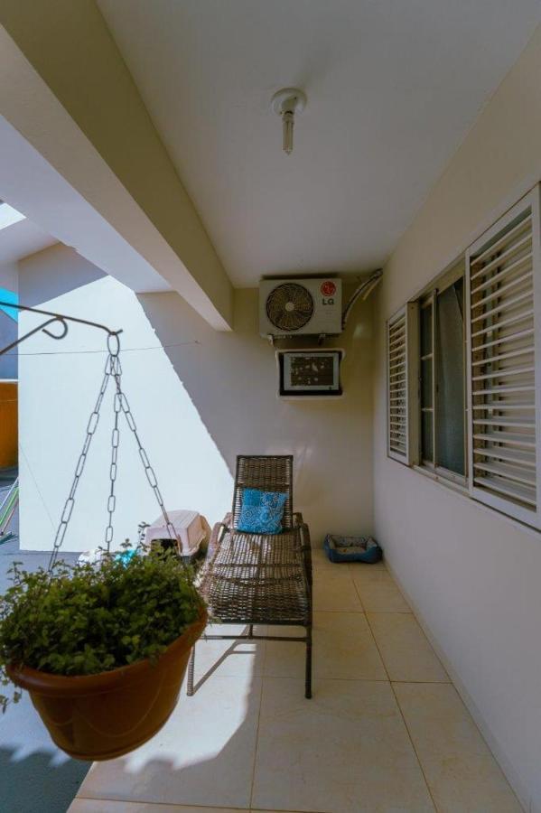 4 quartos , muito espaçosa , Wi-fi 250 mega , 12 mim do parque Andradina Exterior foto