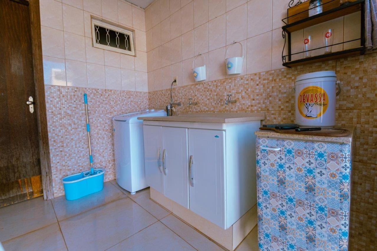 4 quartos , muito espaçosa , Wi-fi 250 mega , 12 mim do parque Andradina Exterior foto