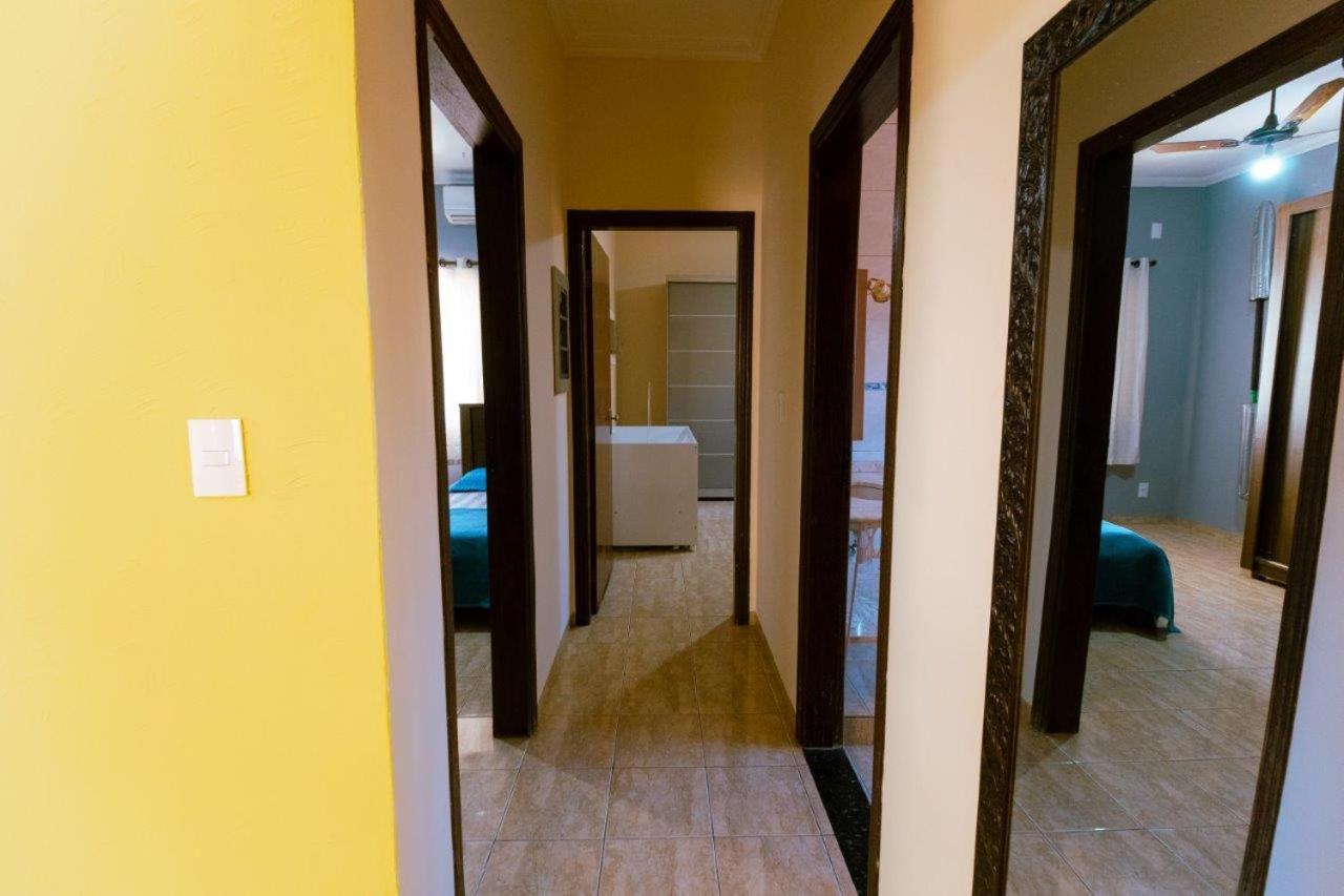 4 quartos , muito espaçosa , Wi-fi 250 mega , 12 mim do parque Andradina Exterior foto