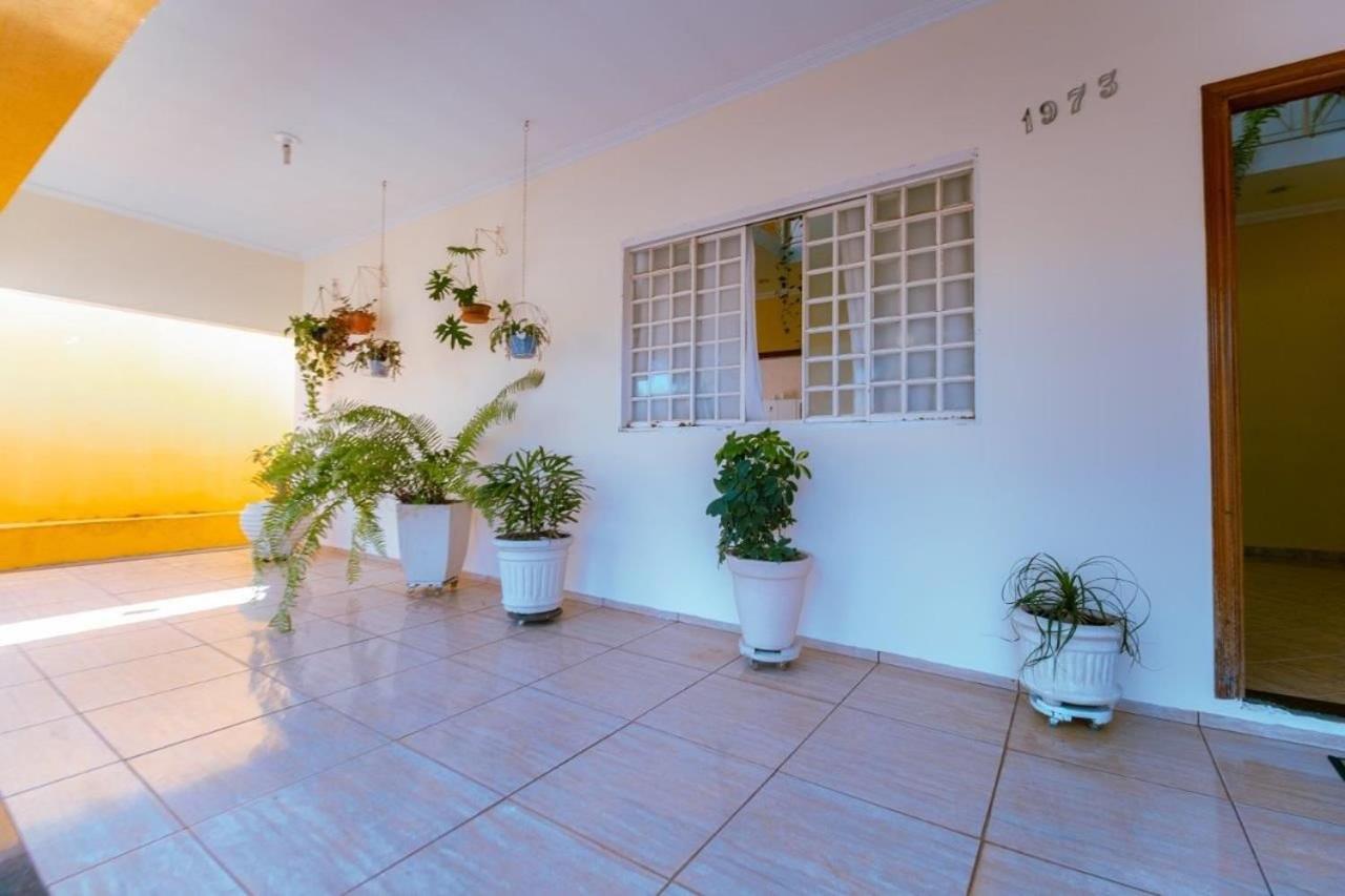 4 quartos , muito espaçosa , Wi-fi 250 mega , 12 mim do parque Andradina Exterior foto