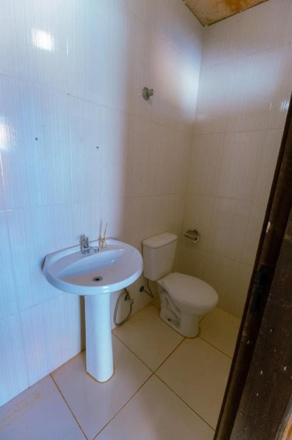 4 quartos , muito espaçosa , Wi-fi 250 mega , 12 mim do parque Andradina Exterior foto