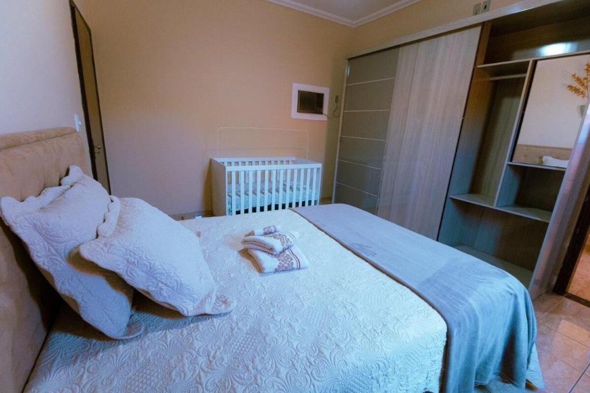 4 quartos , muito espaçosa , Wi-fi 250 mega , 12 mim do parque Andradina Exterior foto