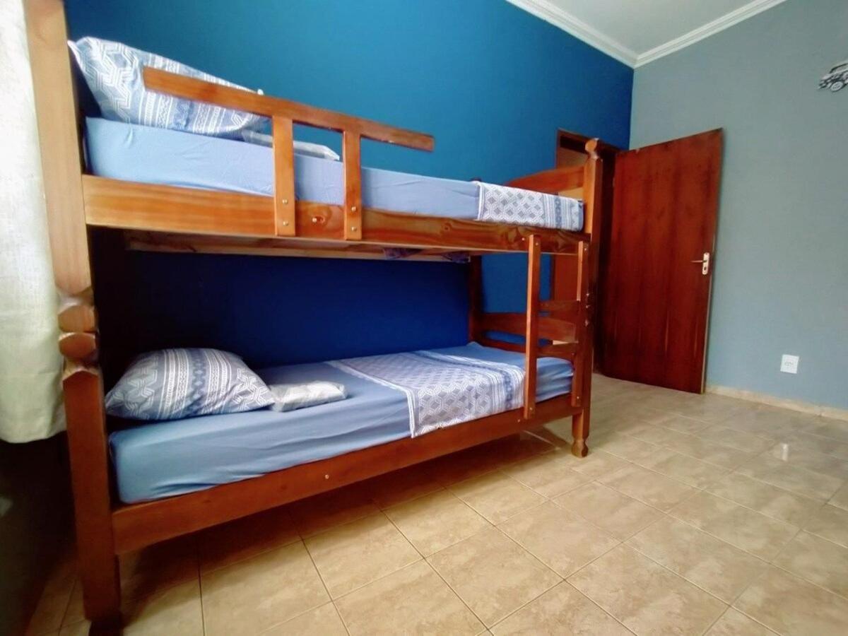 4 quartos , muito espaçosa , Wi-fi 250 mega , 12 mim do parque Andradina Exterior foto